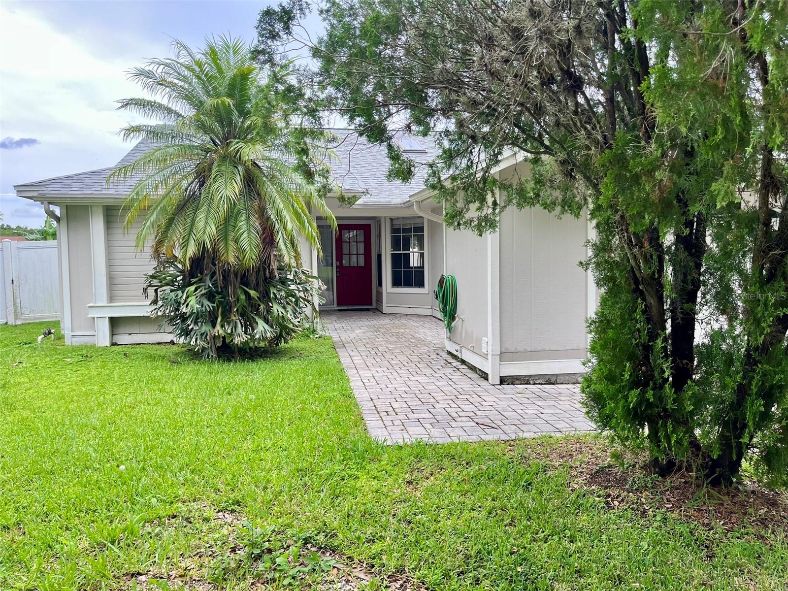 3Bed/2Bath in Curry Ford Area Available Now!
Priced Low, Call Now, Very Clean Property, Move in Ready, 1 Car Garage, Pond View, No Rear Neighbors, Large Backyard, Backyard Patio, Huge Master Suite, Living and Dining Rooms, Walk in Closet, Granite Countertops, Upgraded Kitchen, Eat in Kitchen, Luxury Vinyl Plank Flooring Throughout, Ceiling Fans in Many Rooms, JUST 20 MINUTES To The Airport, CONVENIENT to: Major Roads, Shopping, Schools, CONVENIENT To: UCF and Valencia, All Kitchen Appliances INCLUDED, Blinds INCLUDED, Washer and Dryer Included. The deposit amount is based upon the application results. Pets: OK (Dangerous Pets are not permitted, Pit Bulls, etc.) Priced $2,000.00 for the first 4 months, $2,100.00 for the remaining 8 months (Average: $2,067.00/mo). AVAILABLE: NOW