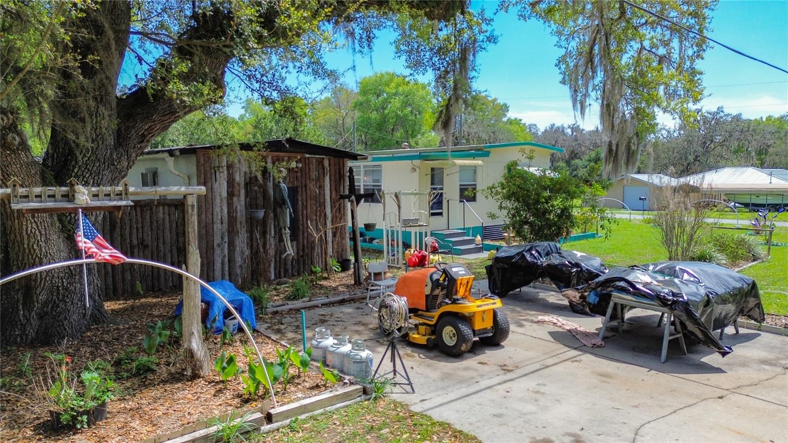 PINE LAKE - Residential