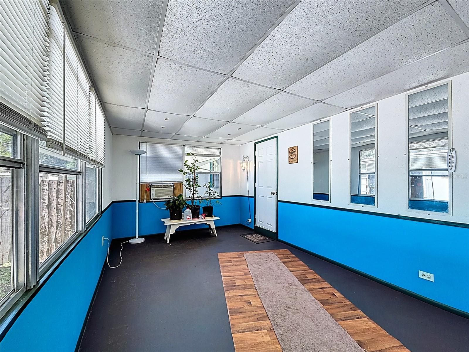 PINE LAKE - Residential