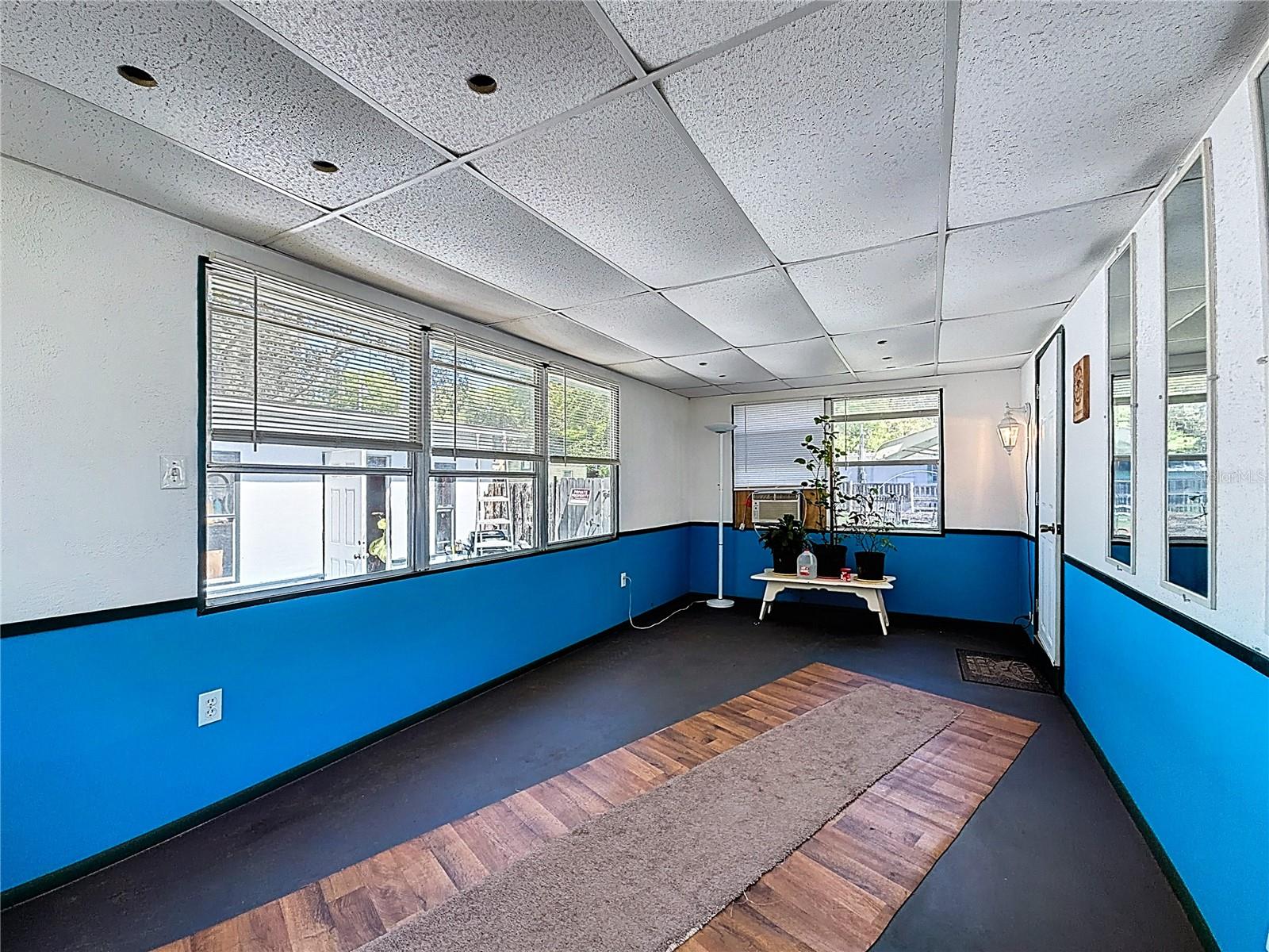 PINE LAKE - Residential