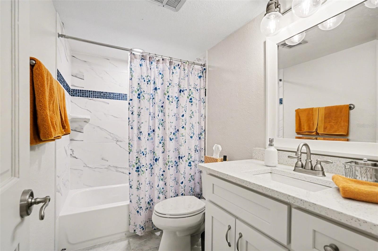THE GRAND AT OLDE CARROLLWOOD CONDOMINIUM - Residential Lease