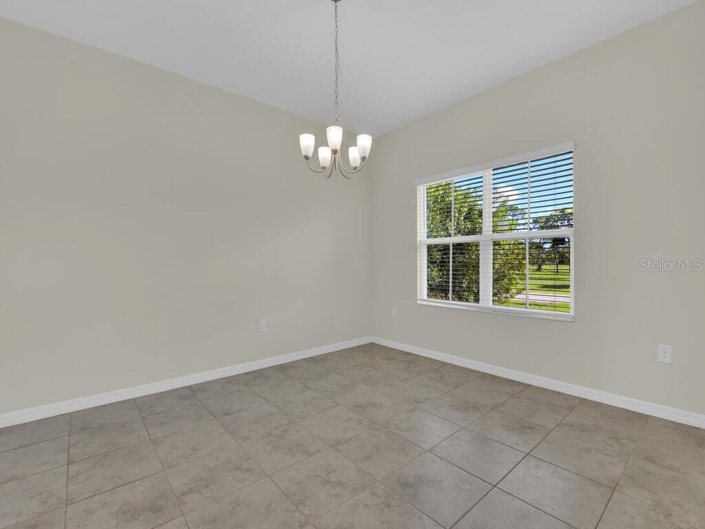 ROTONDA LAKES - Residential
