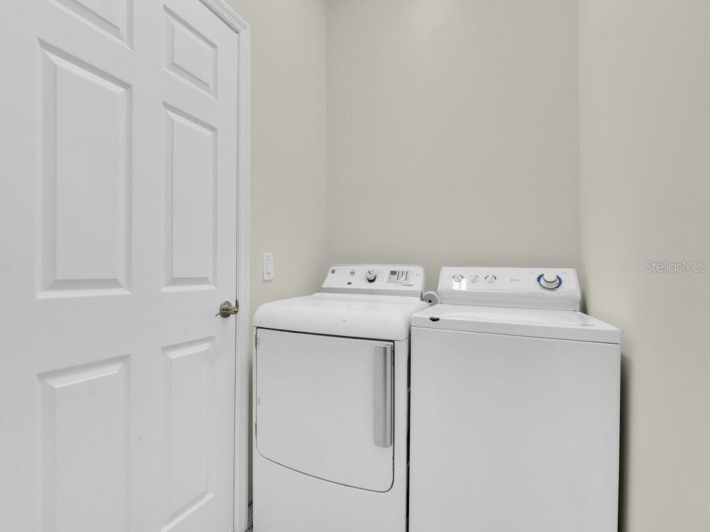 ROTONDA LAKES - Residential