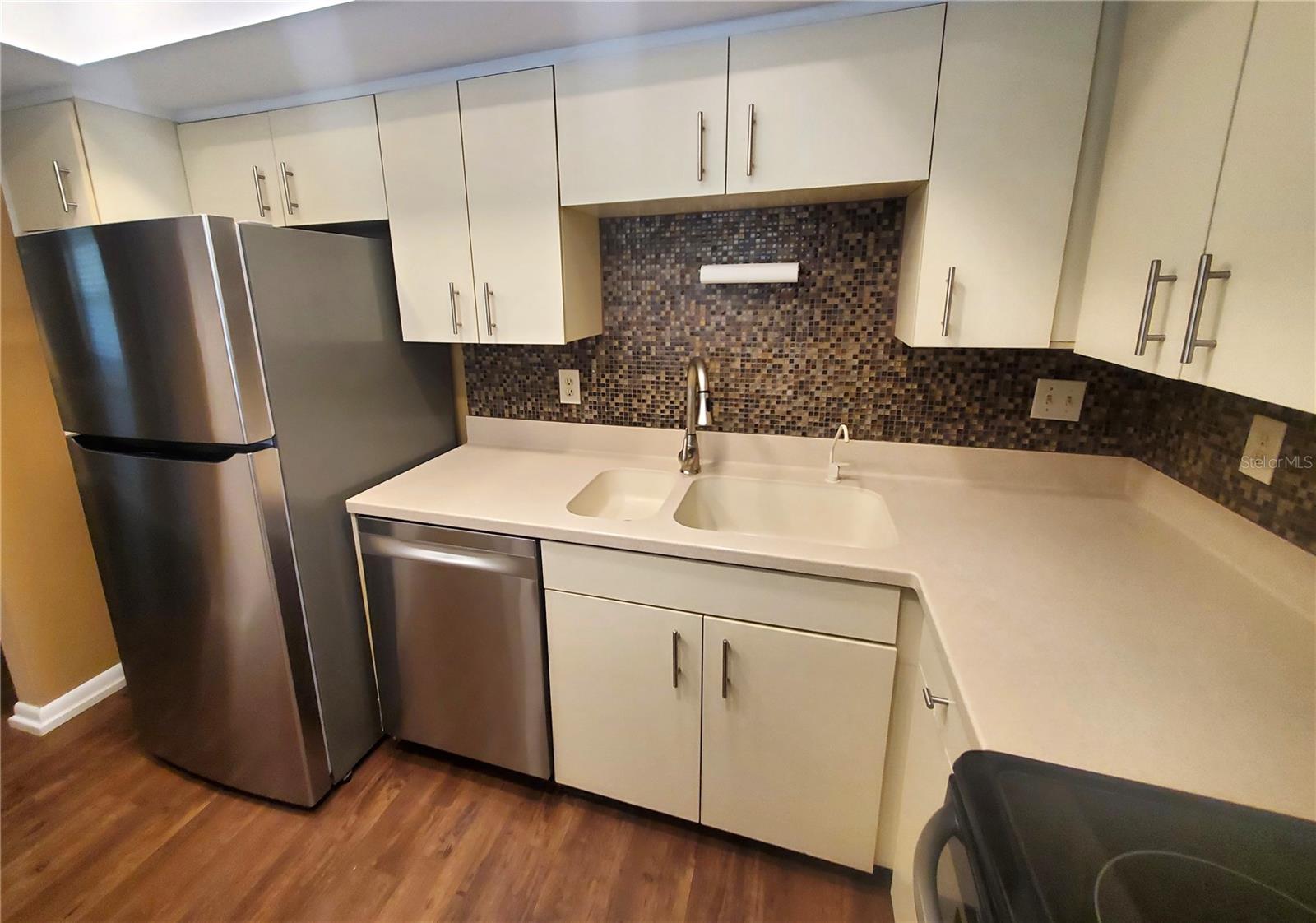 IMPERIAL OAKS CONDO - Residential Lease