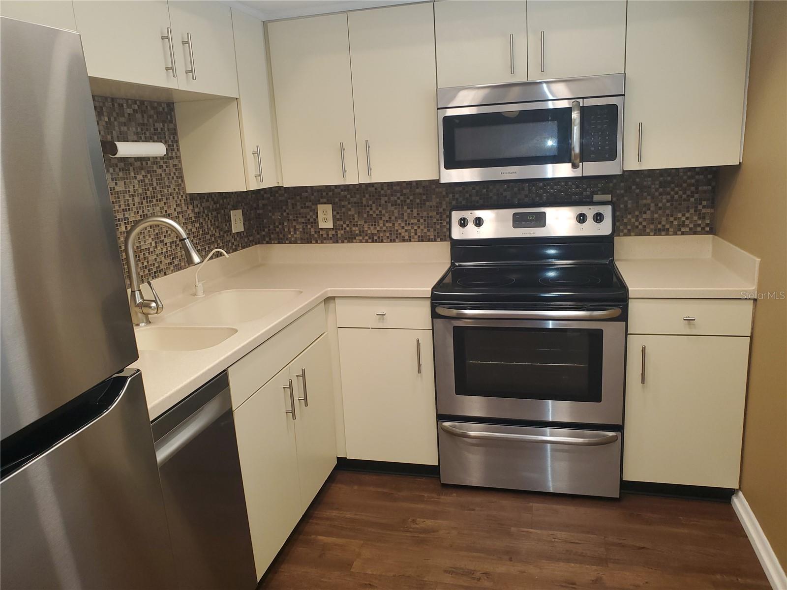 IMPERIAL OAKS CONDO - Residential Lease