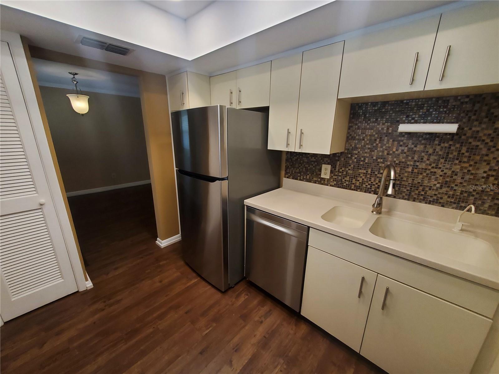 IMPERIAL OAKS CONDO - Residential Lease