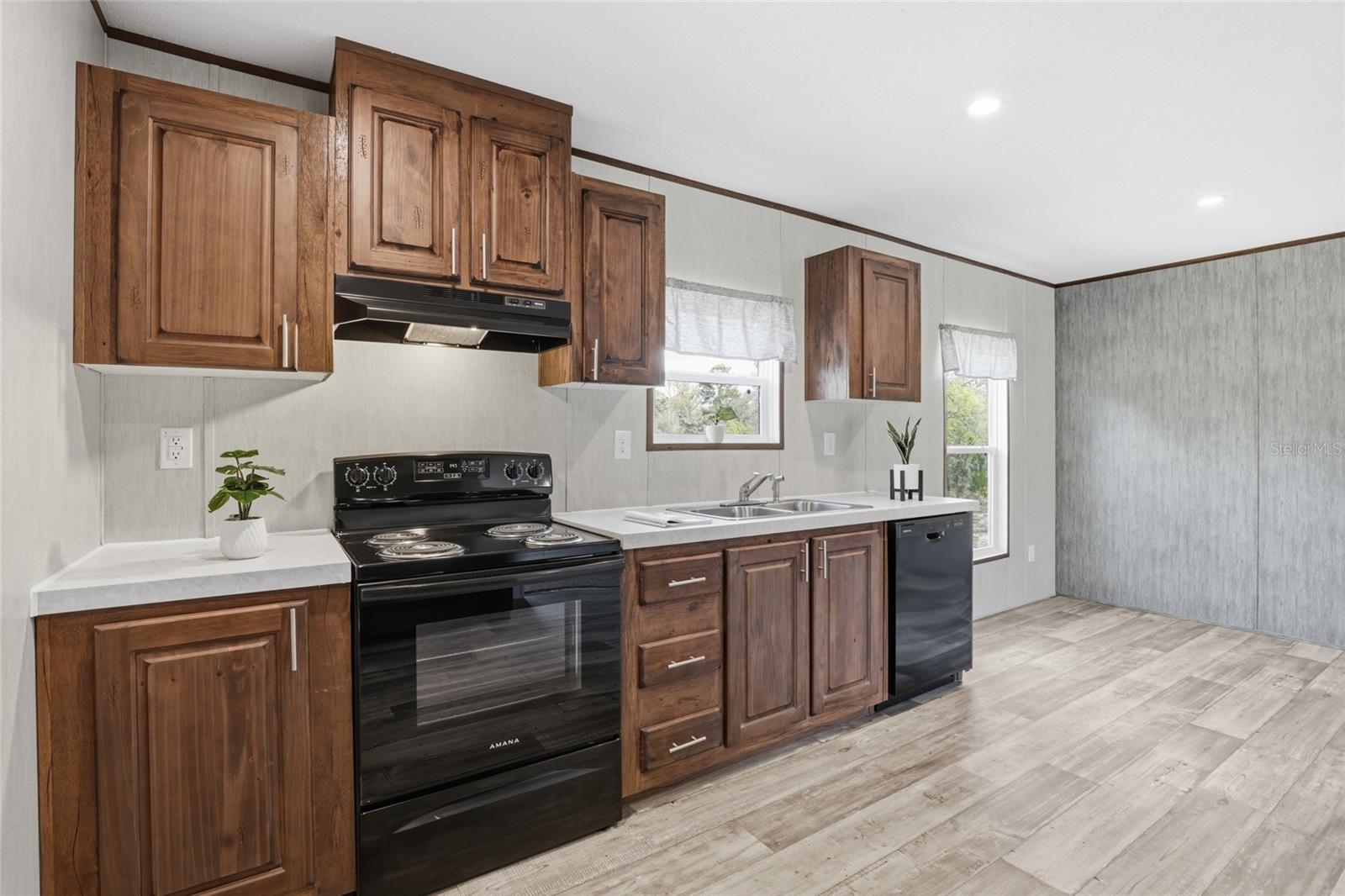 WILLISTON HIGHLANDS - Residential