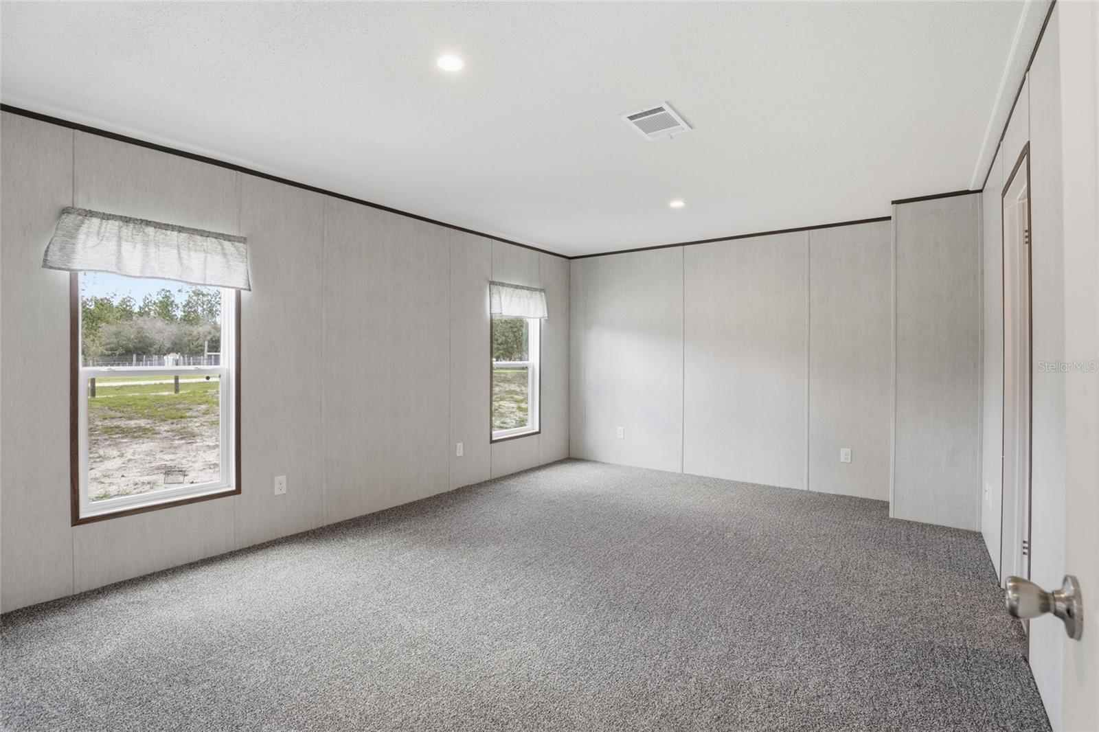 WILLISTON HIGHLANDS - Residential