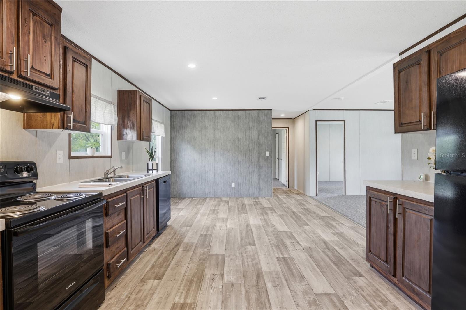 WILLISTON HIGHLANDS - Residential