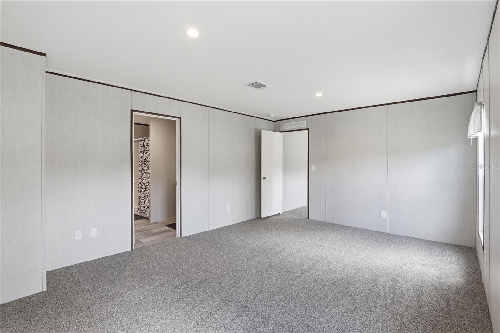 WILLISTON HIGHLANDS - Residential