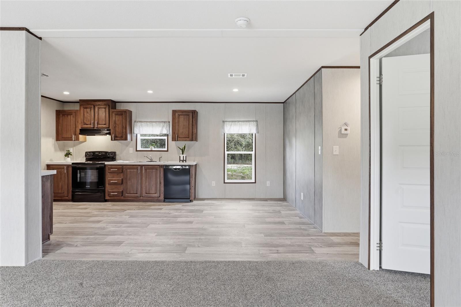 WILLISTON HIGHLANDS - Residential