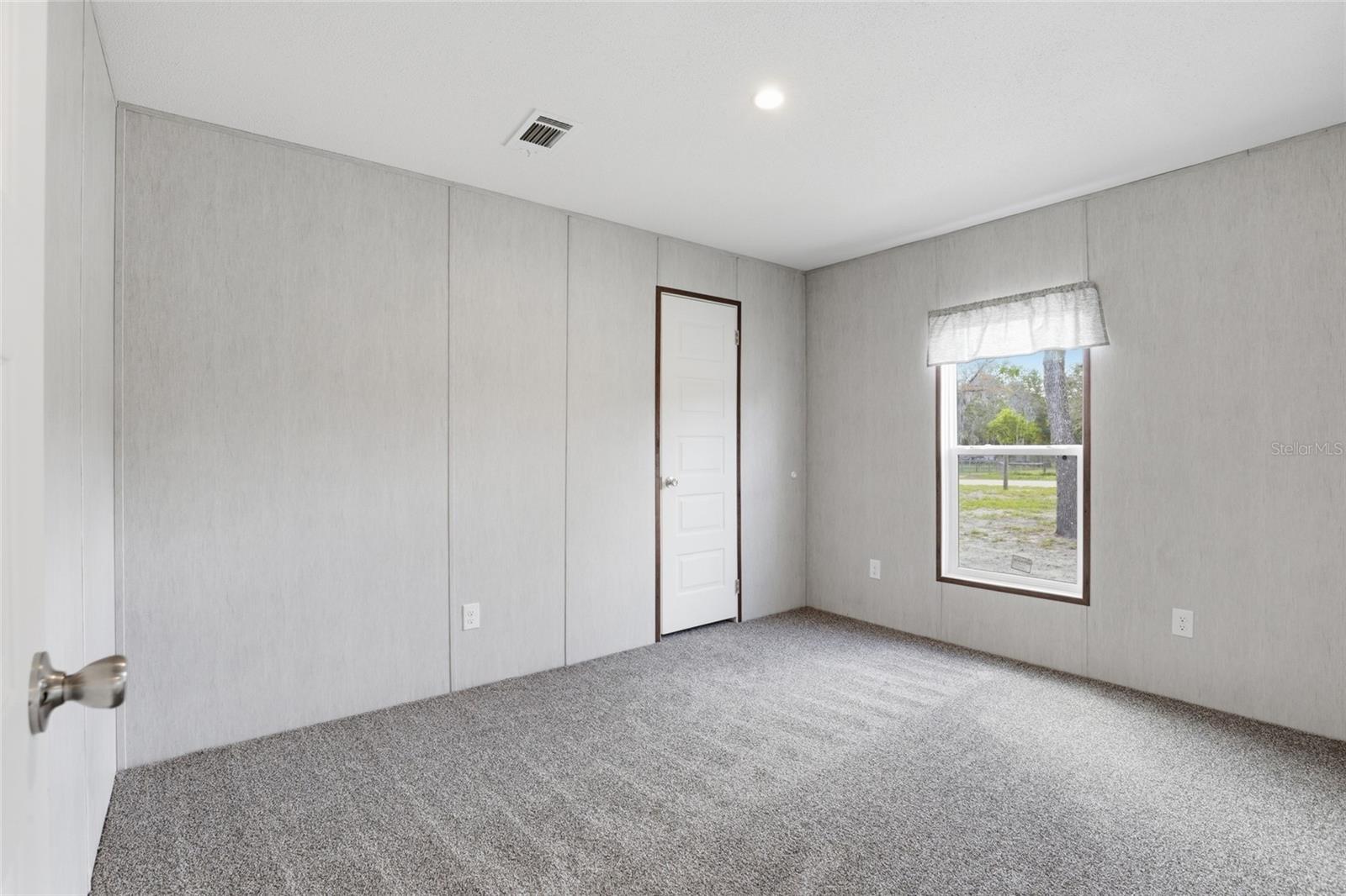 WILLISTON HIGHLANDS - Residential