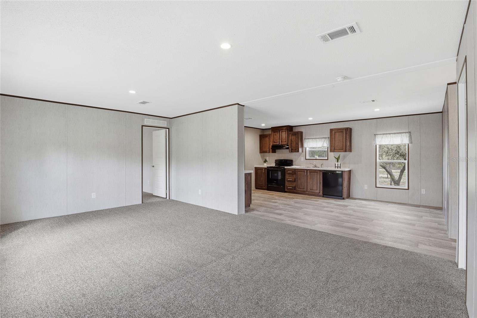 WILLISTON HIGHLANDS - Residential