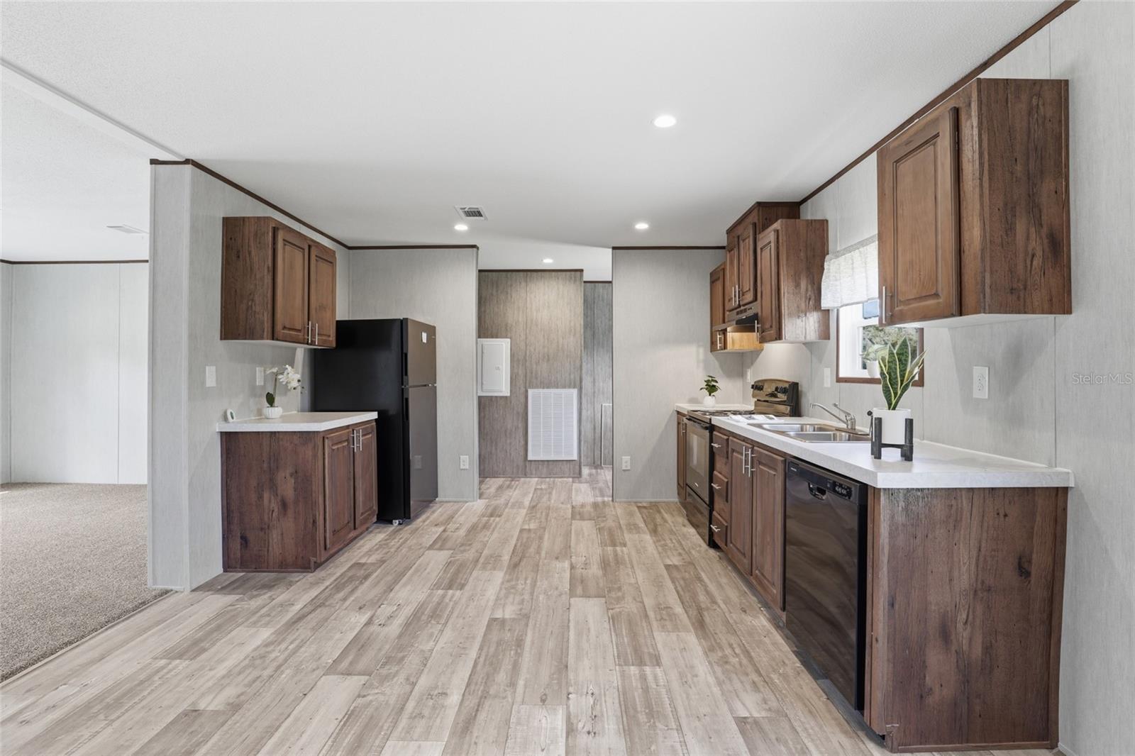 WILLISTON HIGHLANDS - Residential