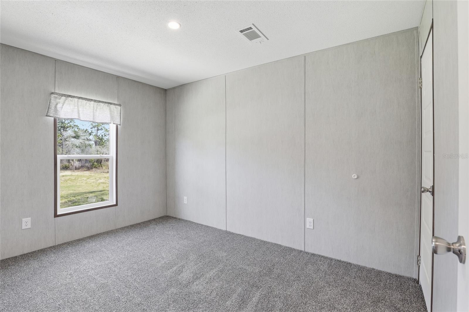 WILLISTON HIGHLANDS - Residential