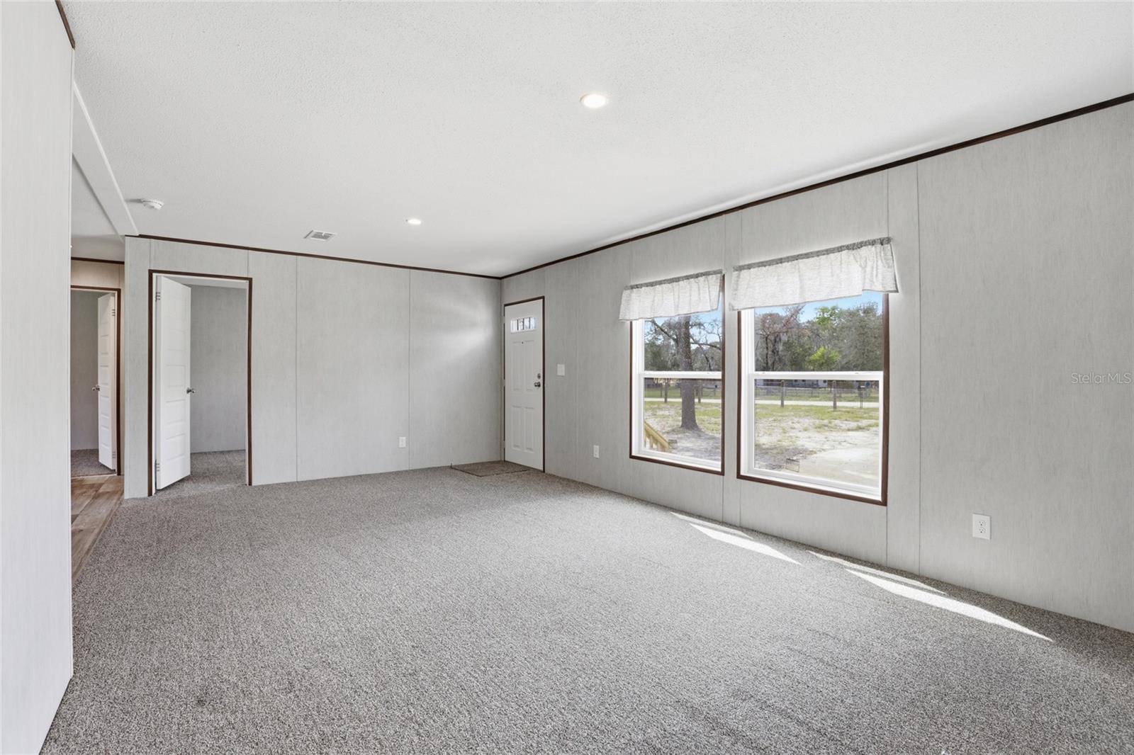 WILLISTON HIGHLANDS - Residential