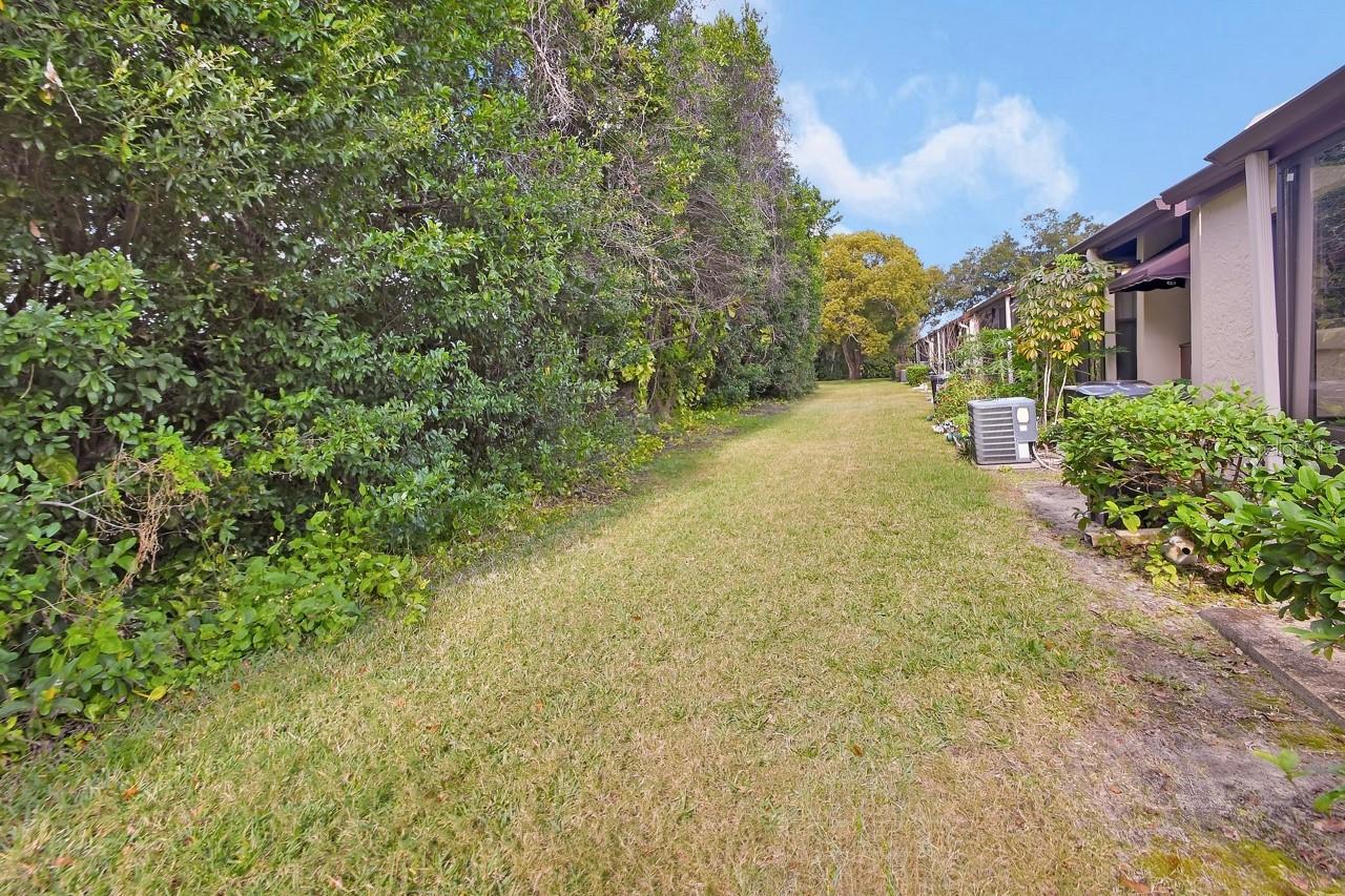 BREEZEWOOD VILLAGE CONDO PH 01-04 - Residential