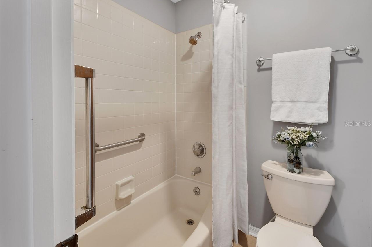 BREEZEWOOD VILLAGE CONDO PH 01-04 - Residential