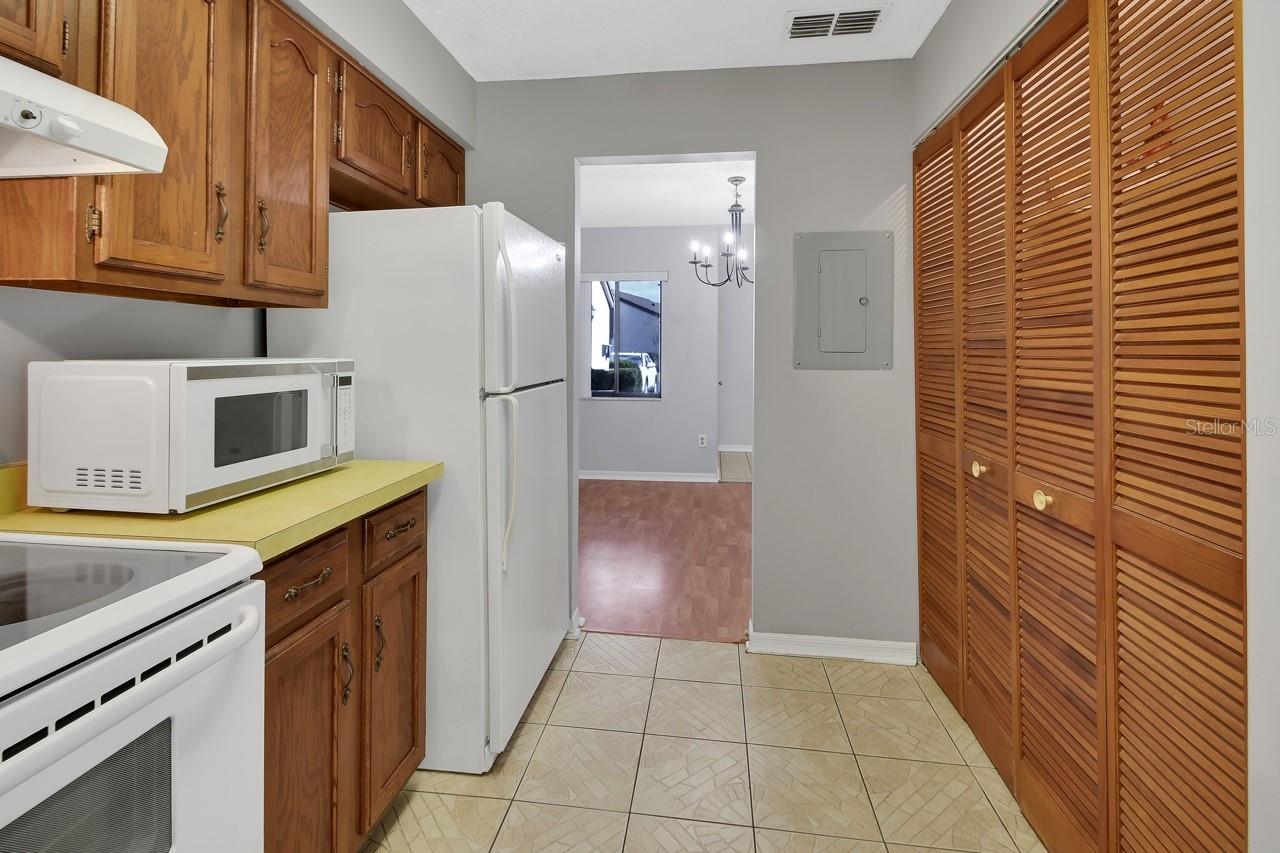 BREEZEWOOD VILLAGE CONDO PH 01-04 - Residential