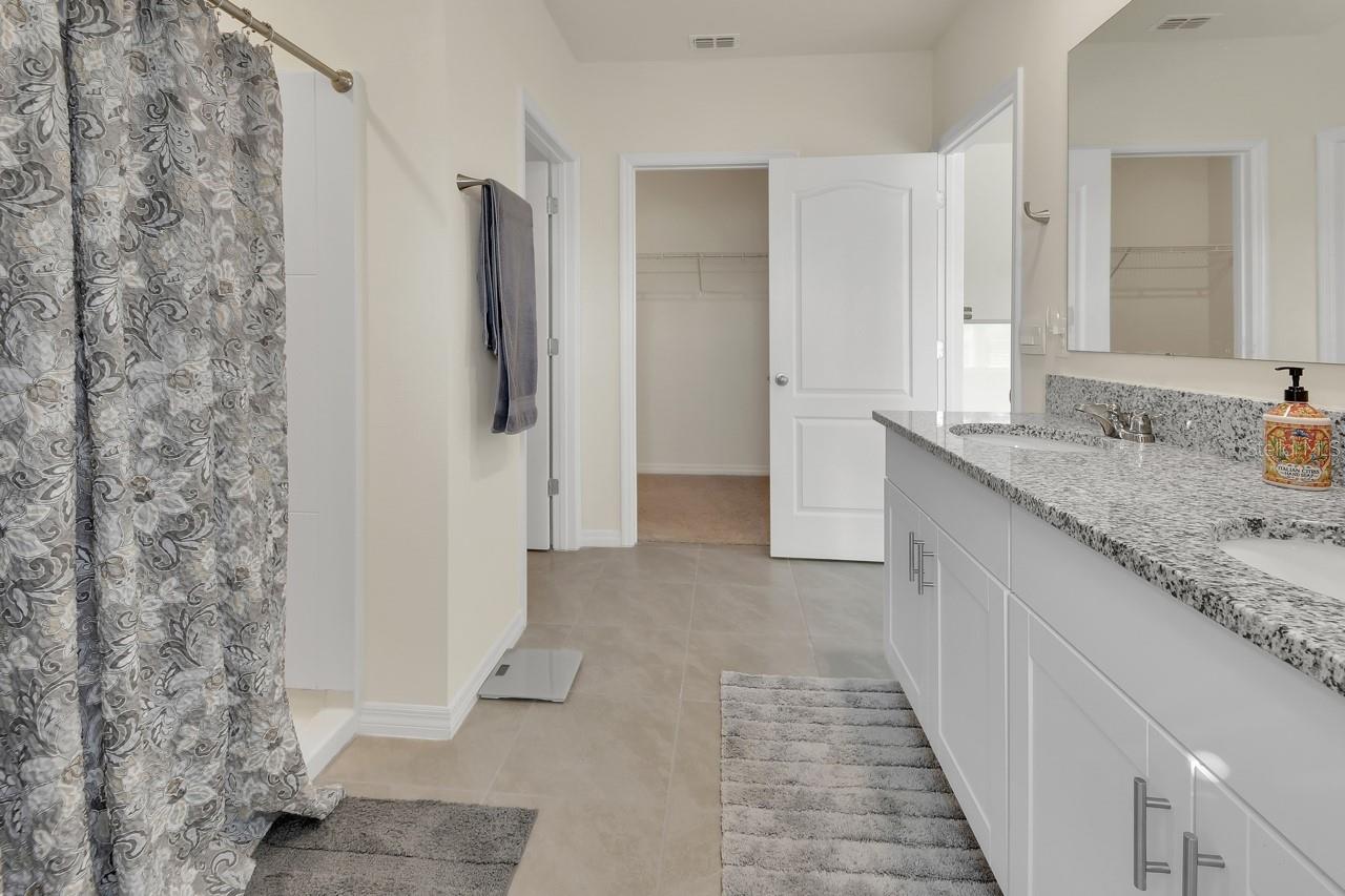 VICTORIA OAKS PH C - Residential