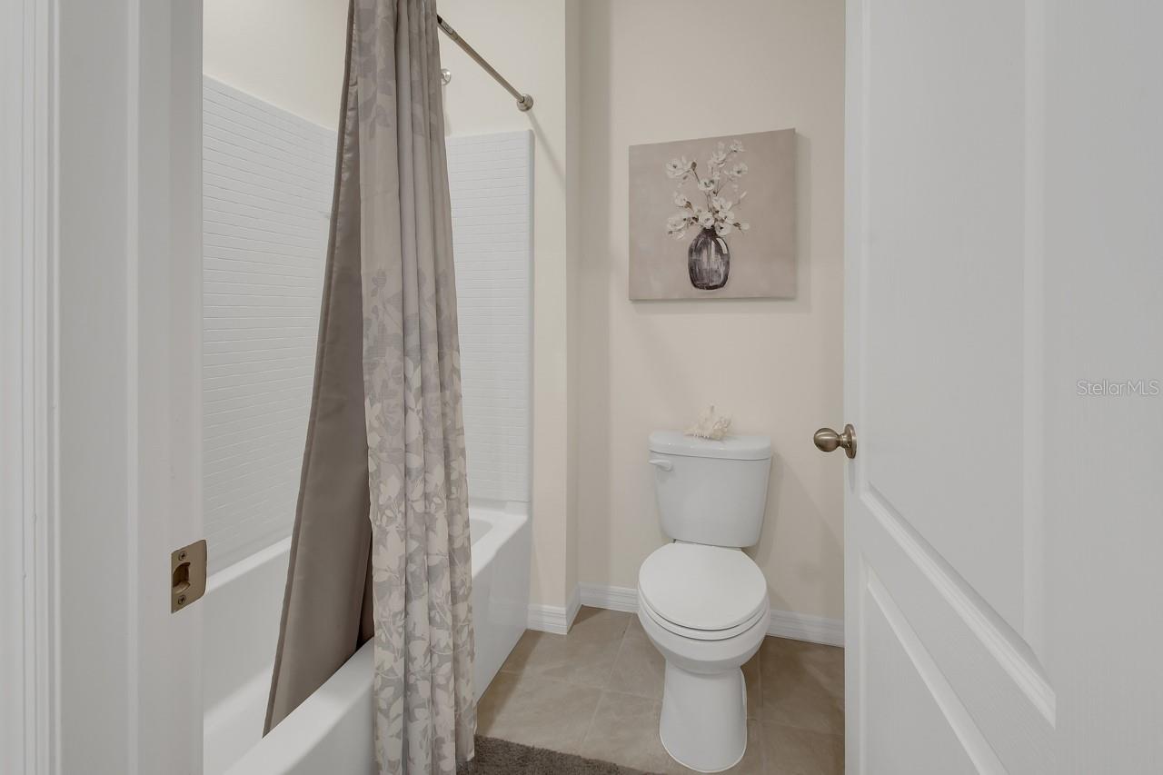 VICTORIA OAKS PH C - Residential