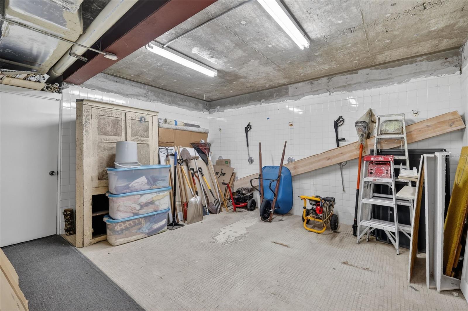 MOUNT DORA SUMMIT PLACE CONDO - Residential