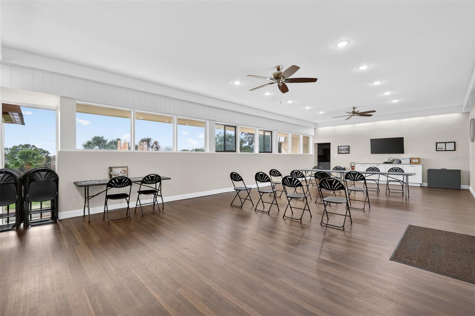 MOUNT DORA SUMMIT PLACE CONDO - Residential