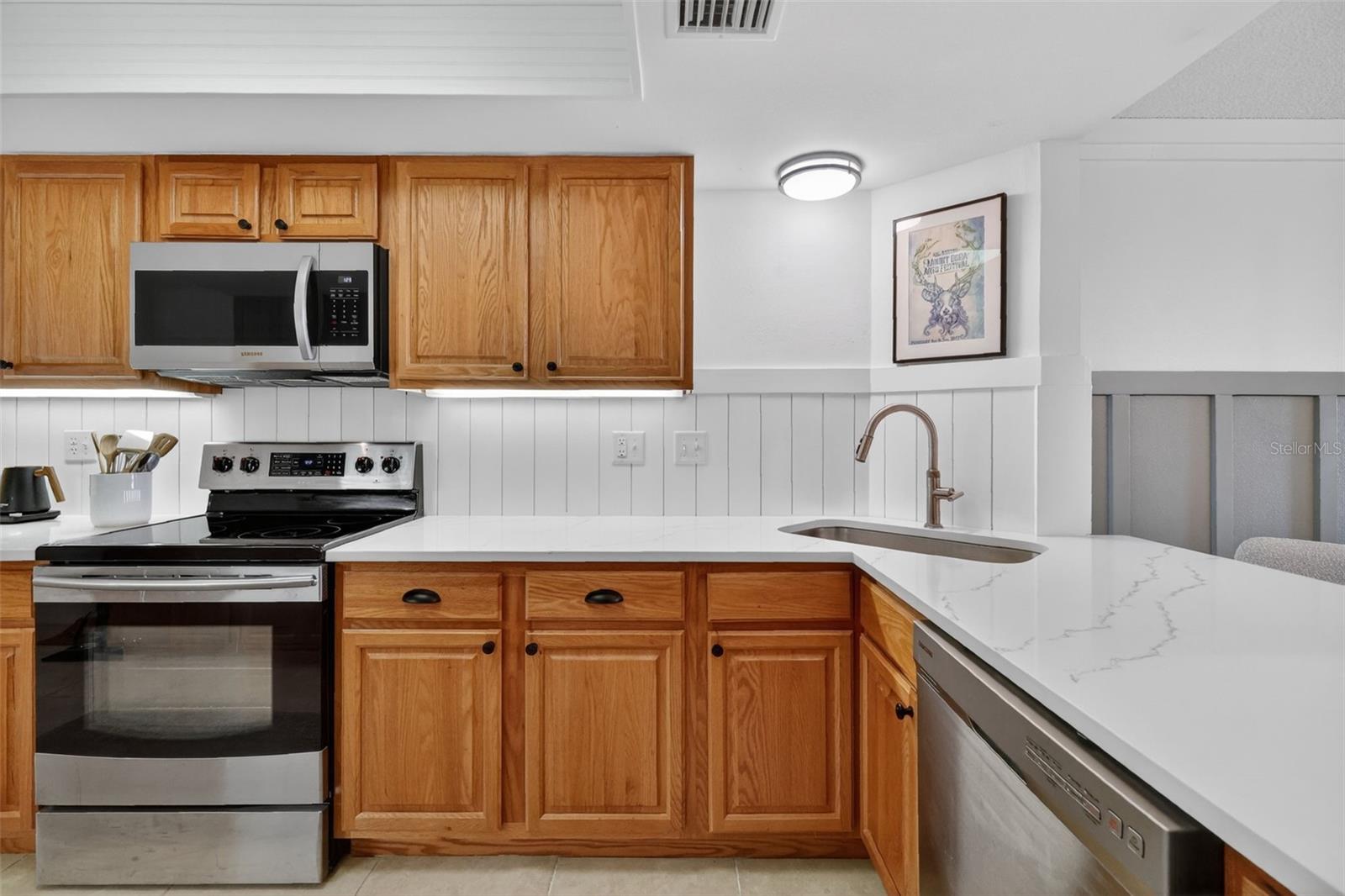 MOUNT DORA SUMMIT PLACE CONDO - Residential