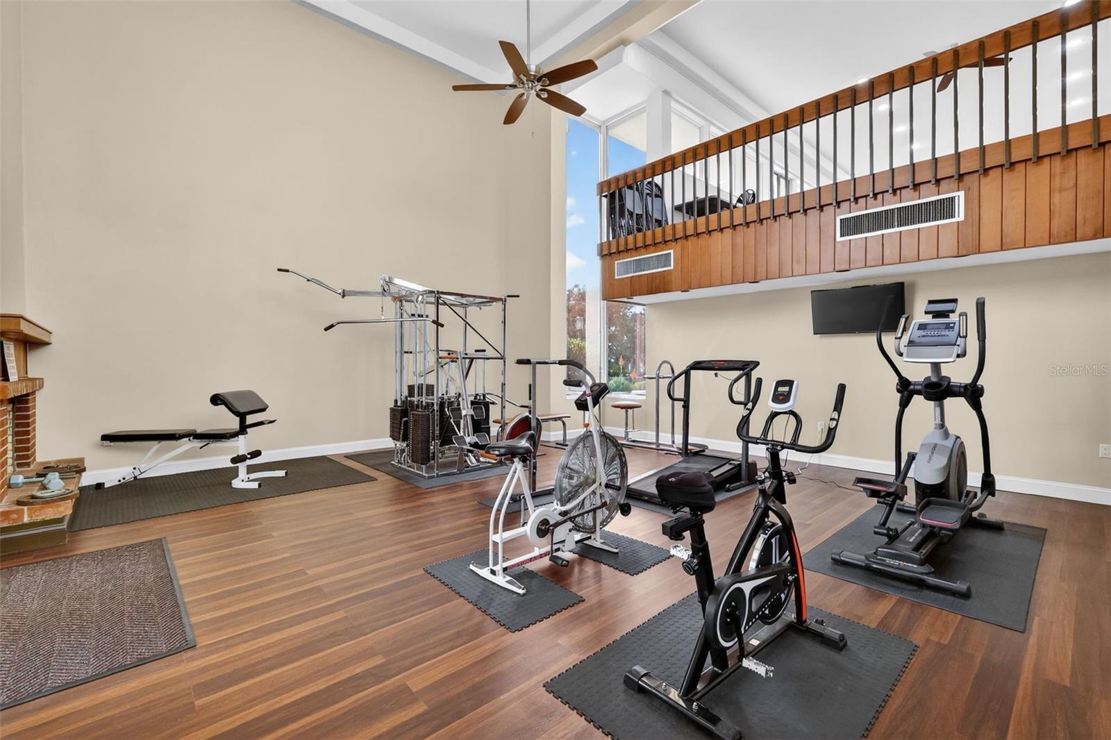 MOUNT DORA SUMMIT PLACE CONDO - Residential