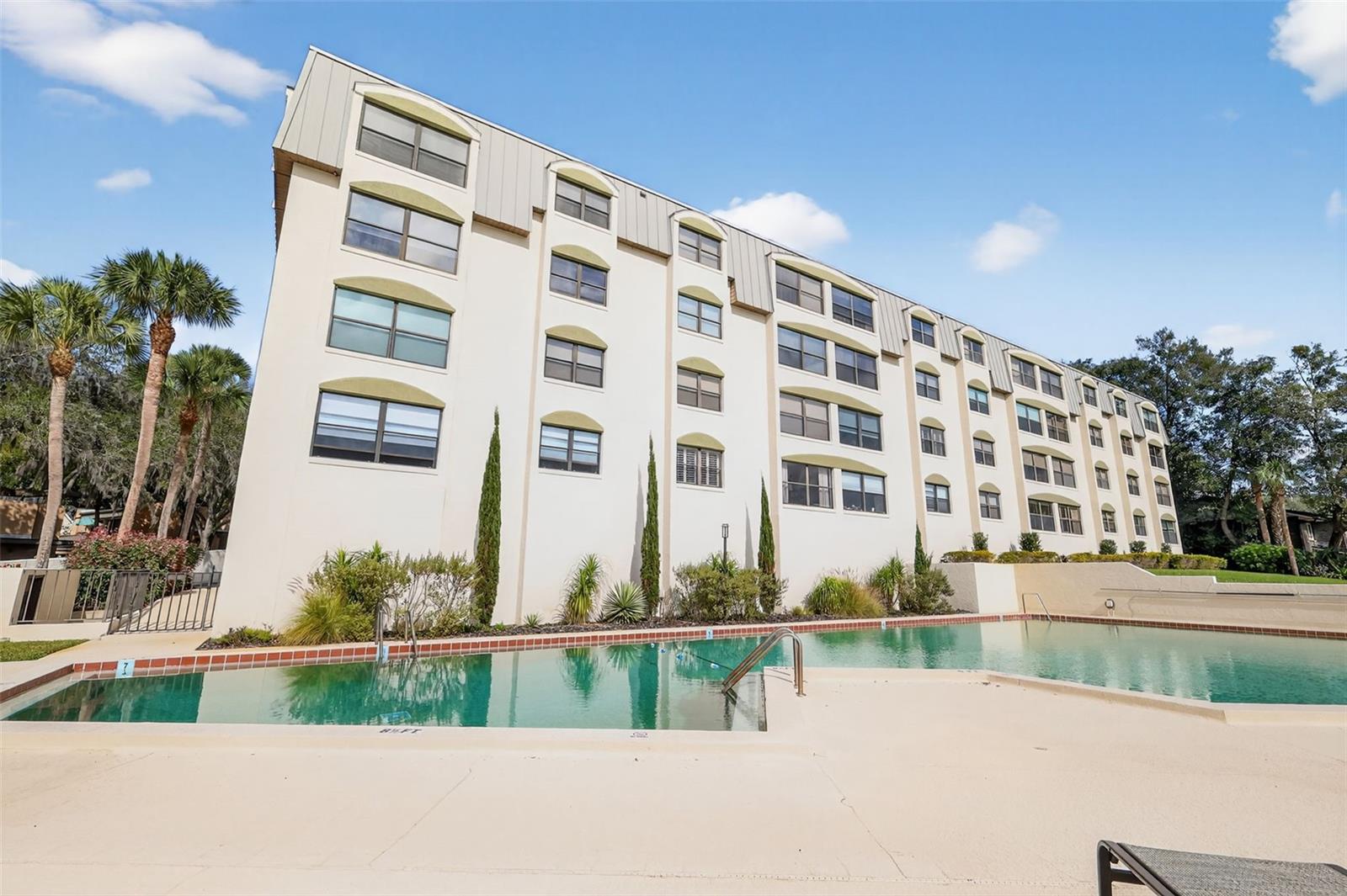 MOUNT DORA SUMMIT PLACE CONDO - Residential