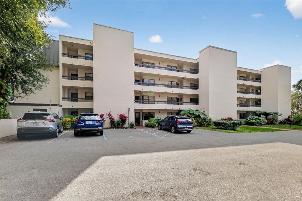 Photo of 501 W Old Us Highway 441 #105, Mount Dora, FL 32757 (MLS # G5108163)