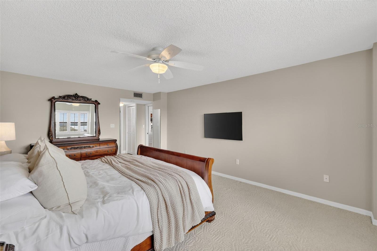 MOUNT DORA SUMMIT PLACE CONDO - Residential