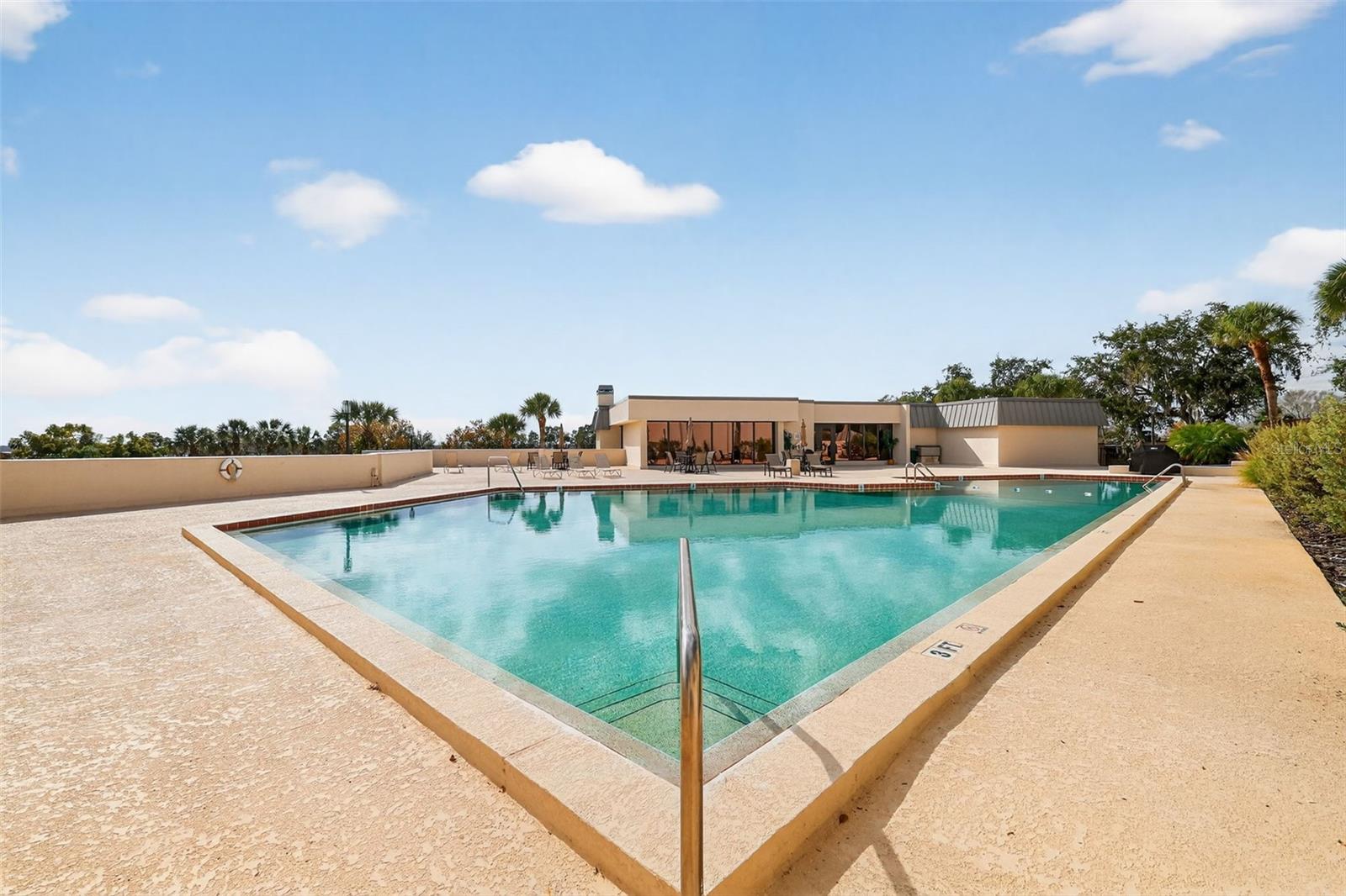 MOUNT DORA SUMMIT PLACE CONDO - Residential