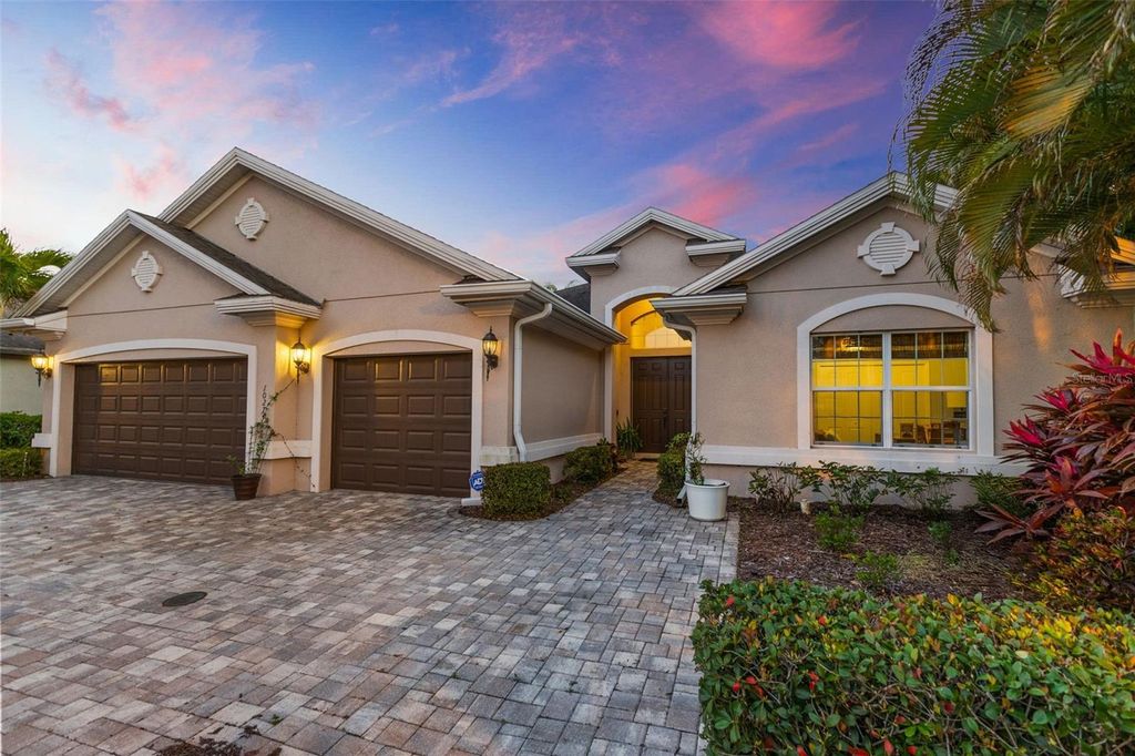 Photo of 10274 Blossom Trail, Seminole, FL 33772 (MLS # TB8480506)