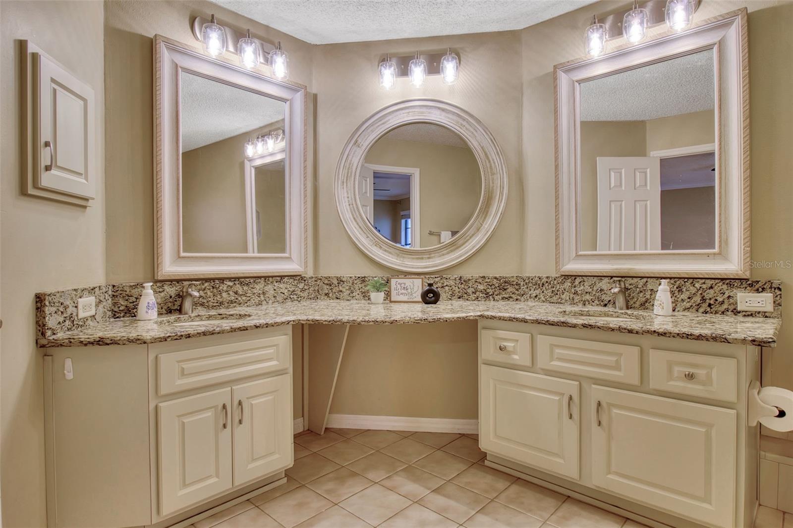 SOUTHERN OAKS - Residential