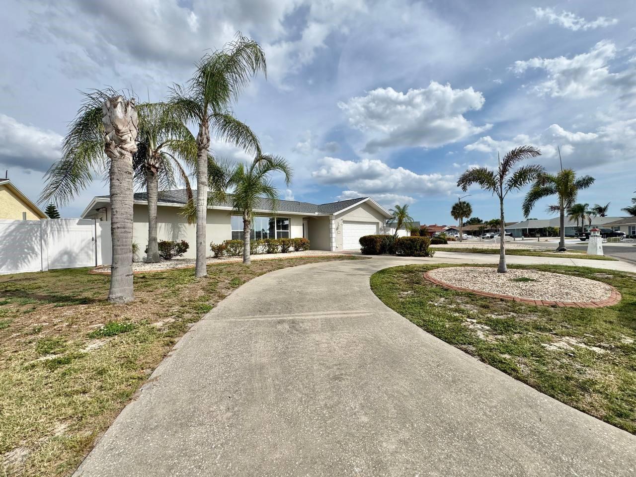 APOLLO BEACH UNIT 13 PT 1 RE - Residential Lease