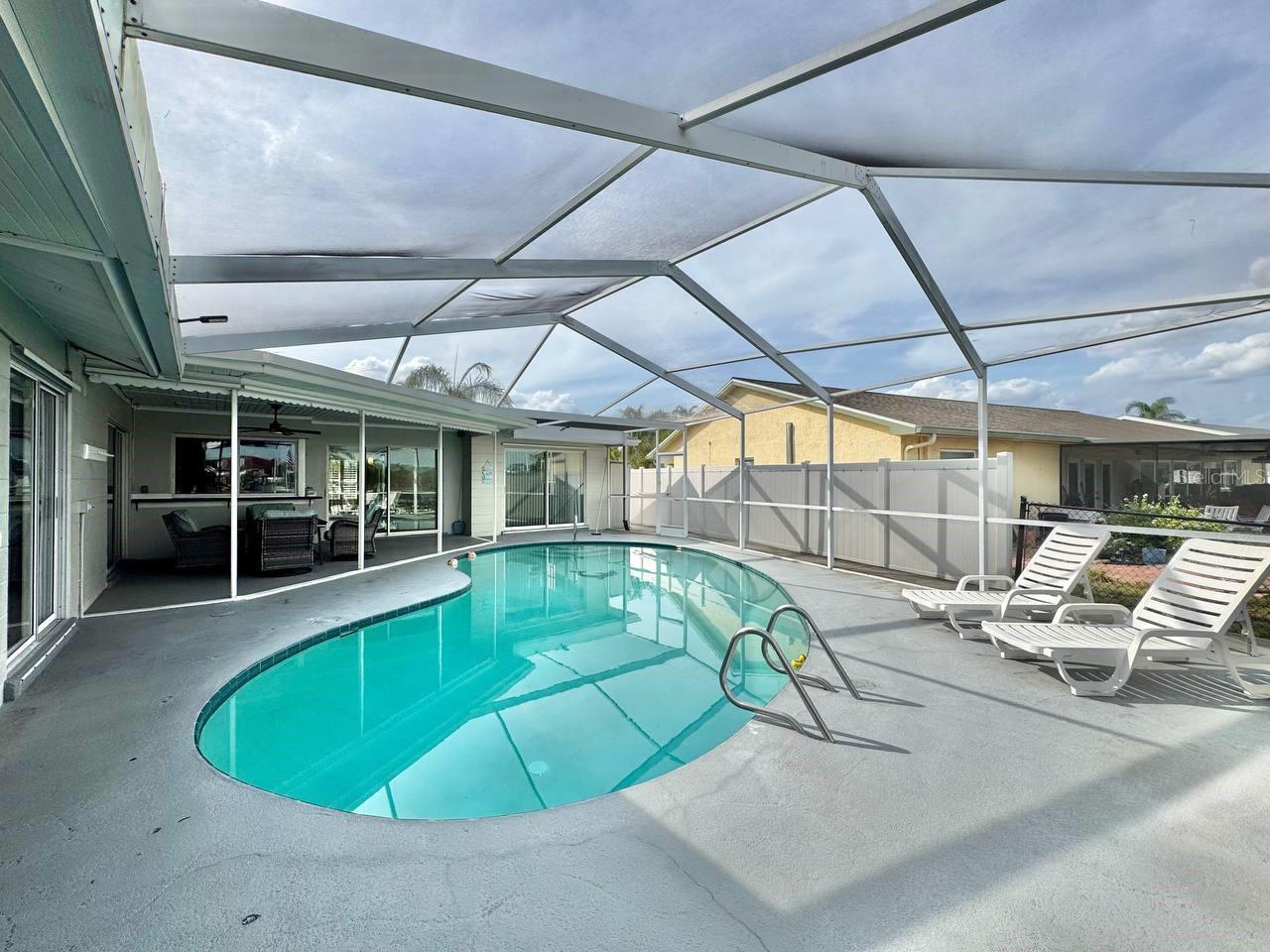 APOLLO BEACH UNIT 13 PT 1 RE - Residential Lease