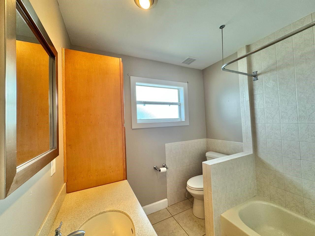 APOLLO BEACH UNIT 13 PT 1 RE - Residential Lease