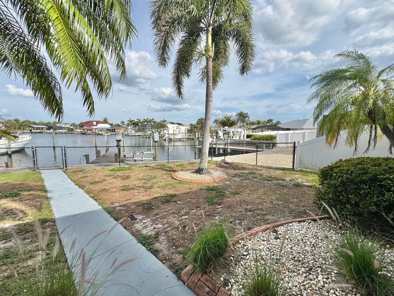 APOLLO BEACH UNIT 13 PT 1 RE - Residential Lease