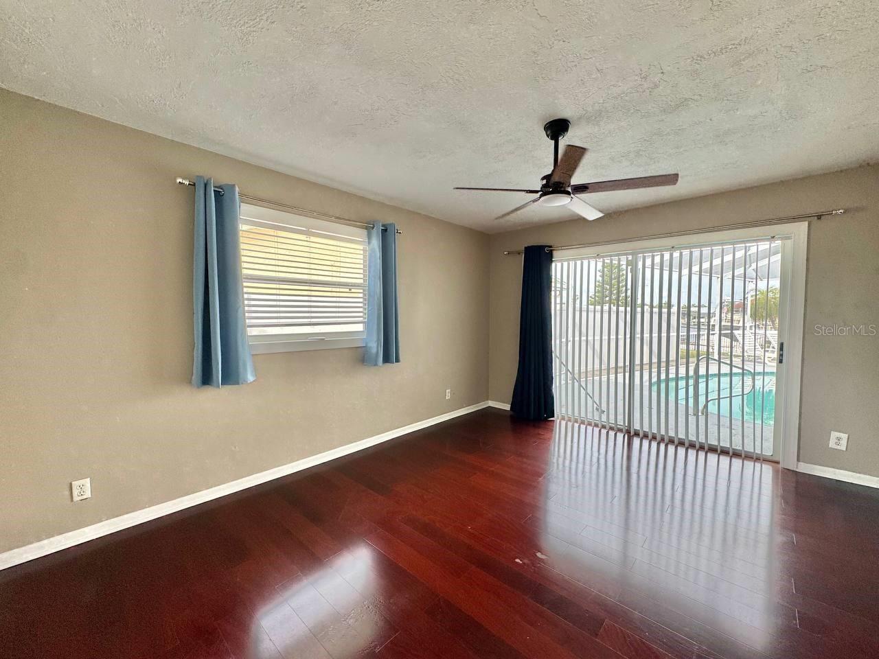 APOLLO BEACH UNIT 13 PT 1 RE - Residential Lease