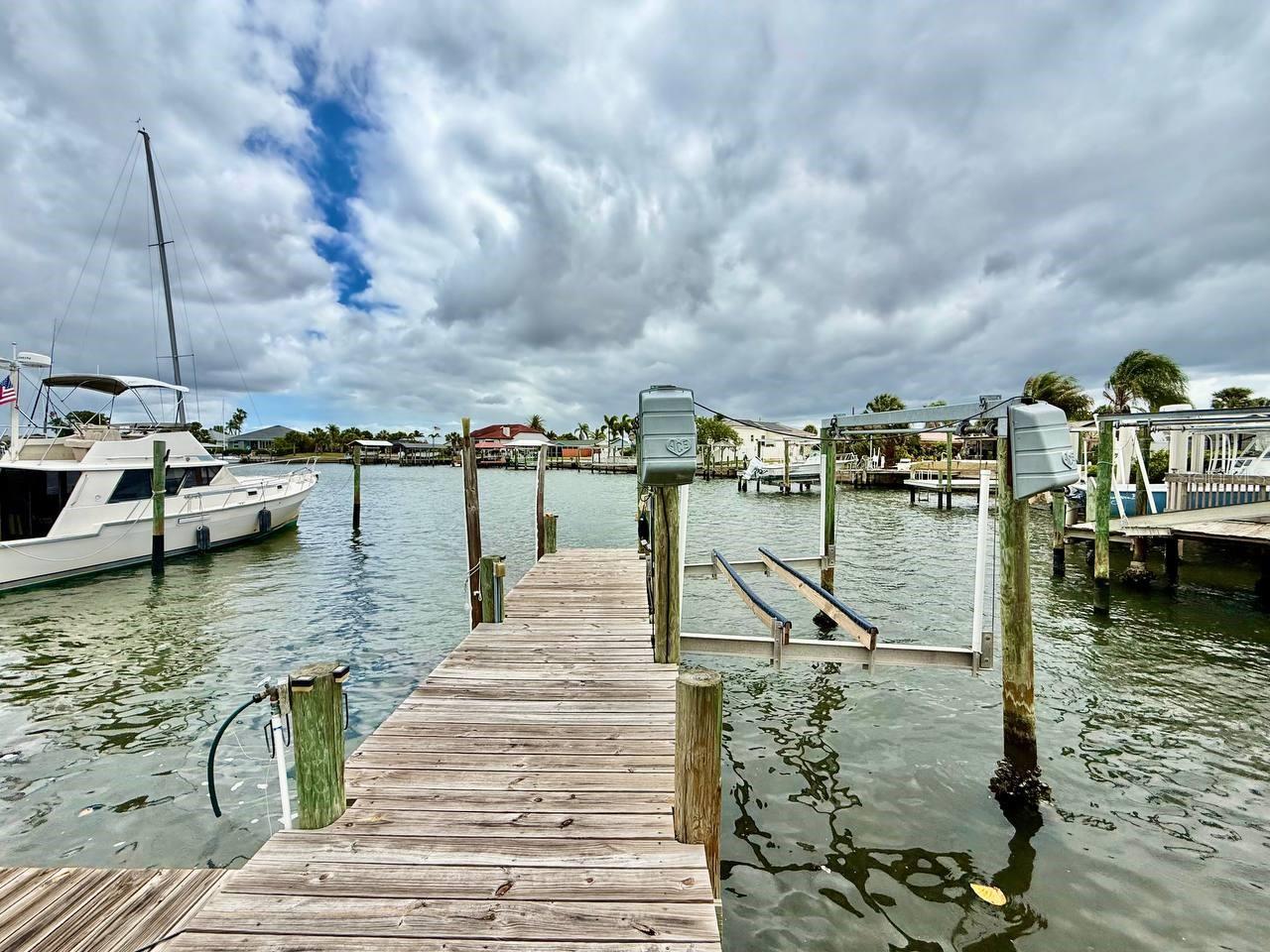 APOLLO BEACH UNIT 13 PT 1 RE - Residential Lease