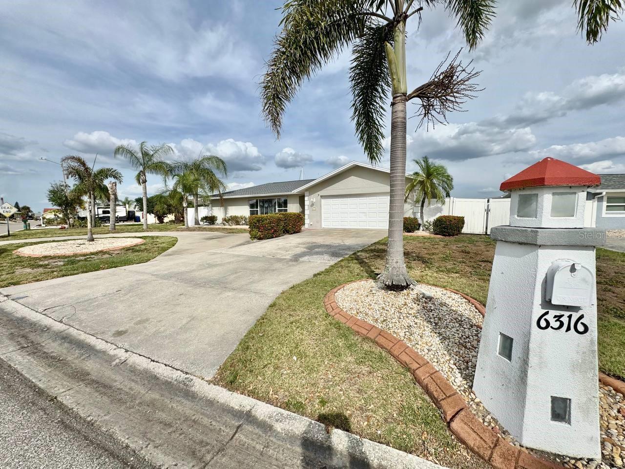 APOLLO BEACH UNIT 13 PT 1 RE - Residential Lease