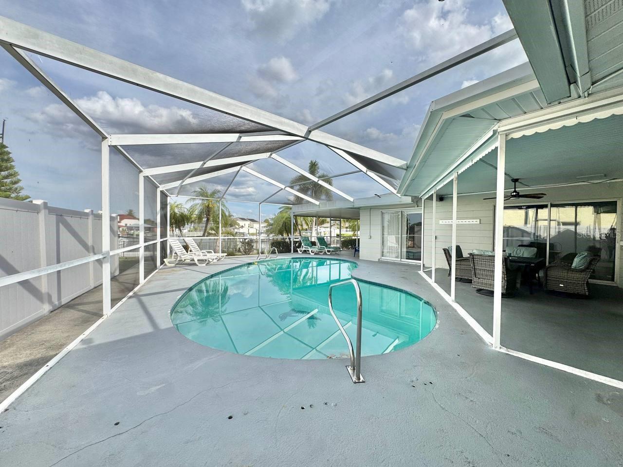 APOLLO BEACH UNIT 13 PT 1 RE - Residential Lease