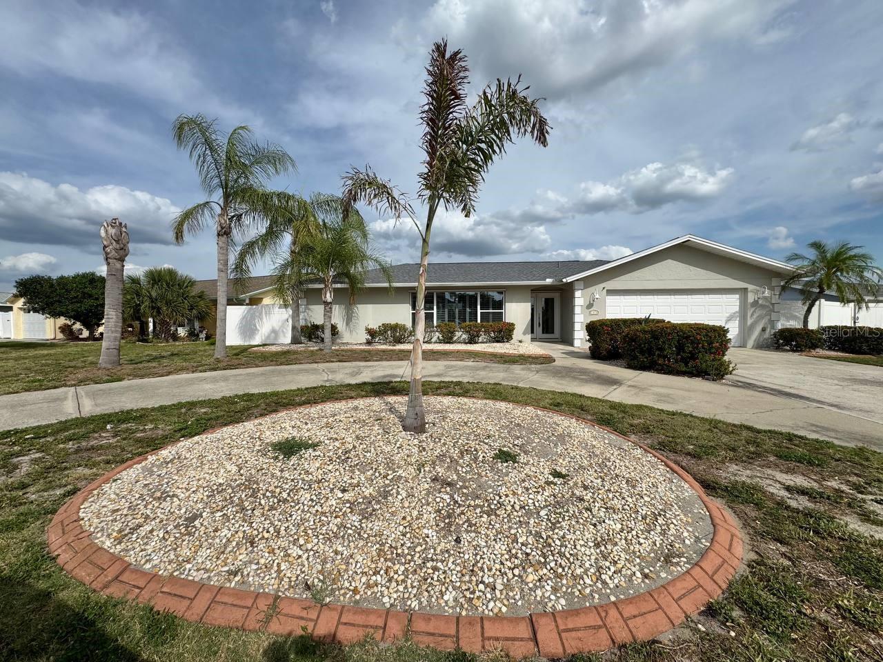 APOLLO BEACH UNIT 13 PT 1 RE - Residential Lease