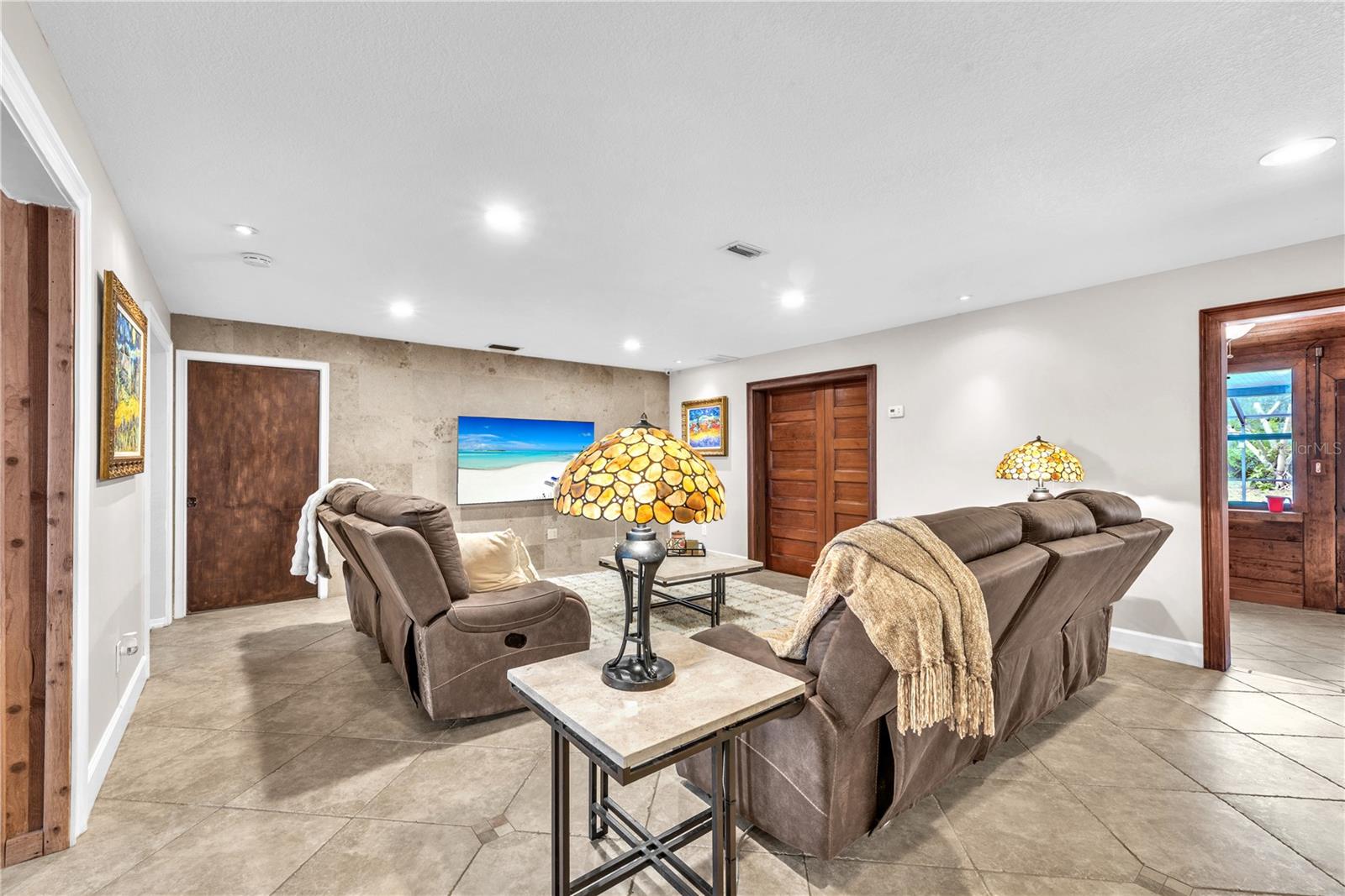 SHADOW RUN SUB UN #1 - Residential