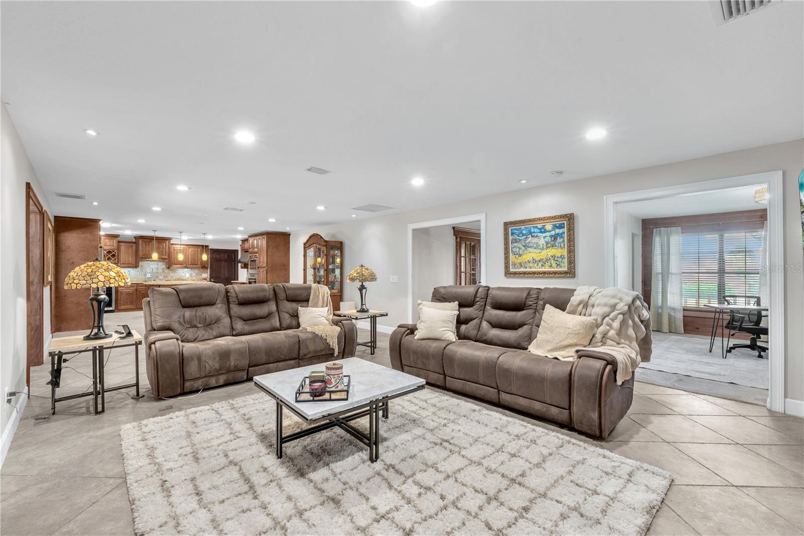 SHADOW RUN SUB UN #1 - Residential