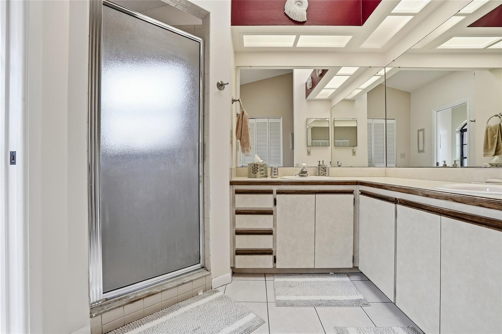 SHADOWLAKE VILLAGE AT WOODFIELD - Residential