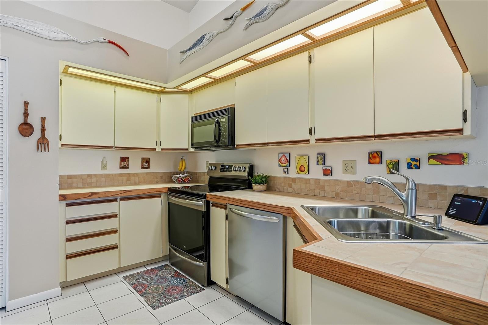 SHADOWLAKE VILLAGE AT WOODFIELD - Residential