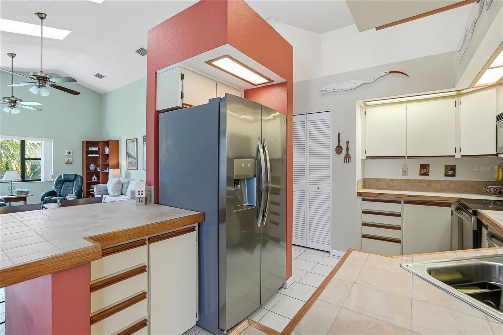 SHADOWLAKE VILLAGE AT WOODFIELD - Residential