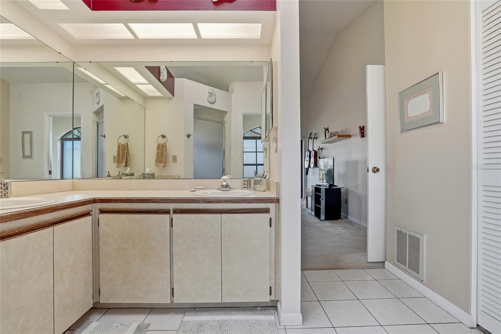 SHADOWLAKE VILLAGE AT WOODFIELD - Residential